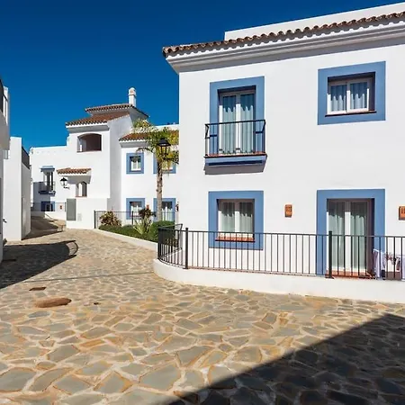 Gated Elegant Penthouse In Paraiso Pueblo Estepona